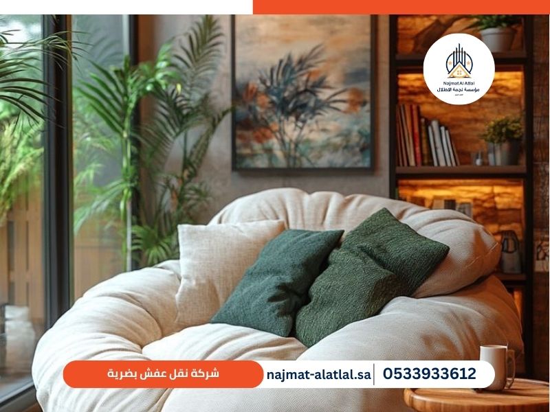 فريق نقل أثاث بضرية يُغلّف الأثاث — شركة نقل عفش بضرية نجمة الأطلال